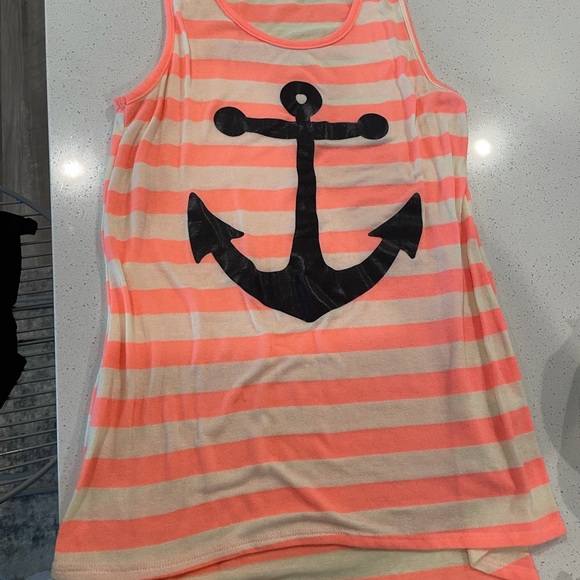 Size L.  Bright and eye catching.  Comes down a little below hips. - Picture 1 of 1